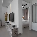 Viridian Exclusive סארטי